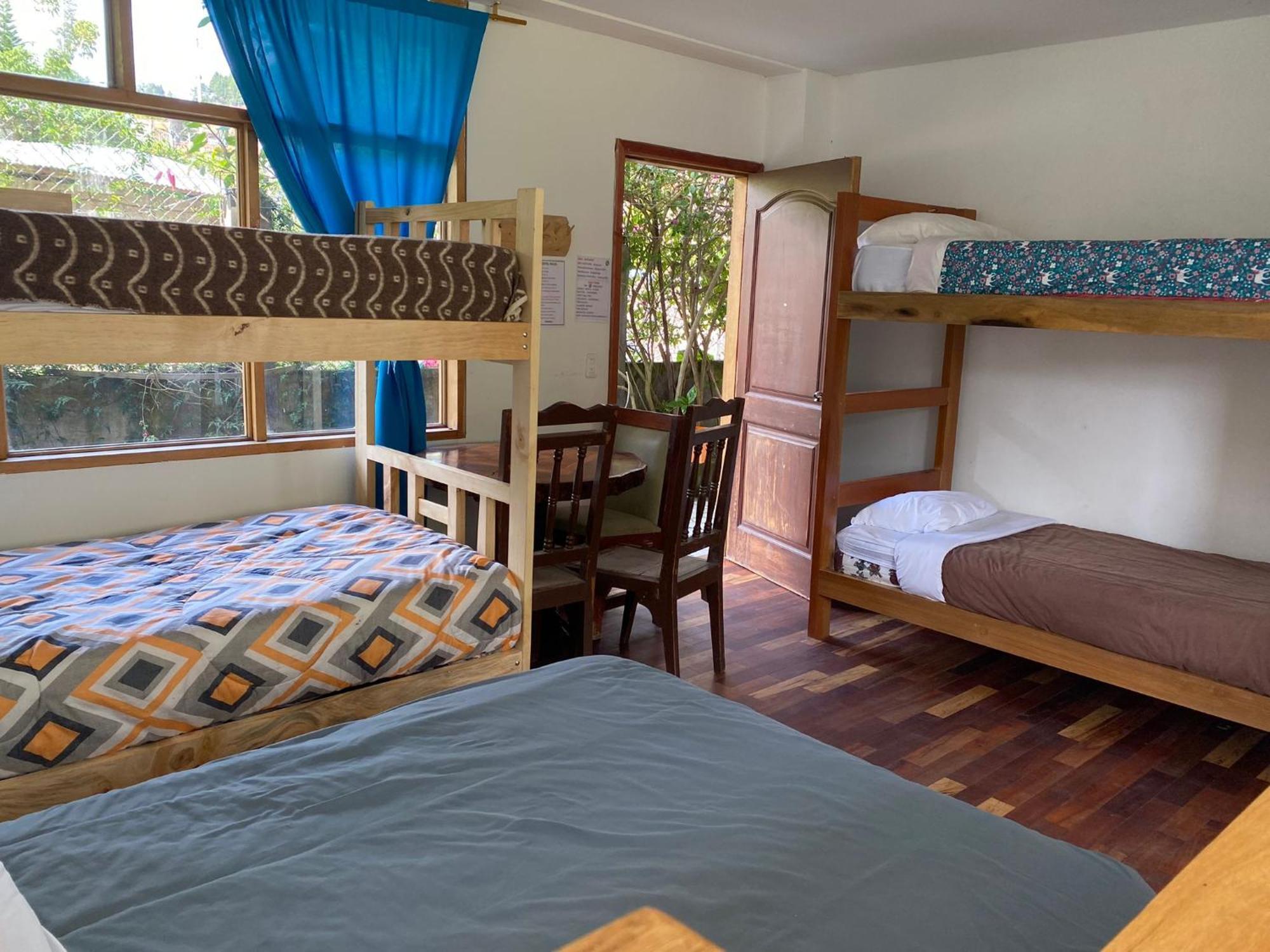 Backpackers-Balcones-River-Lodge บาญอส ภายนอก รูปภาพ